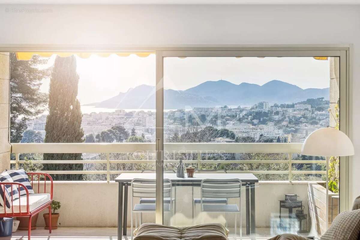 Appartement à LE CANNET