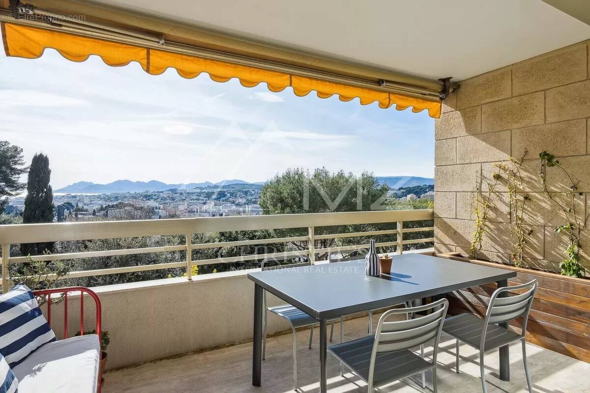 Appartement à LE CANNET