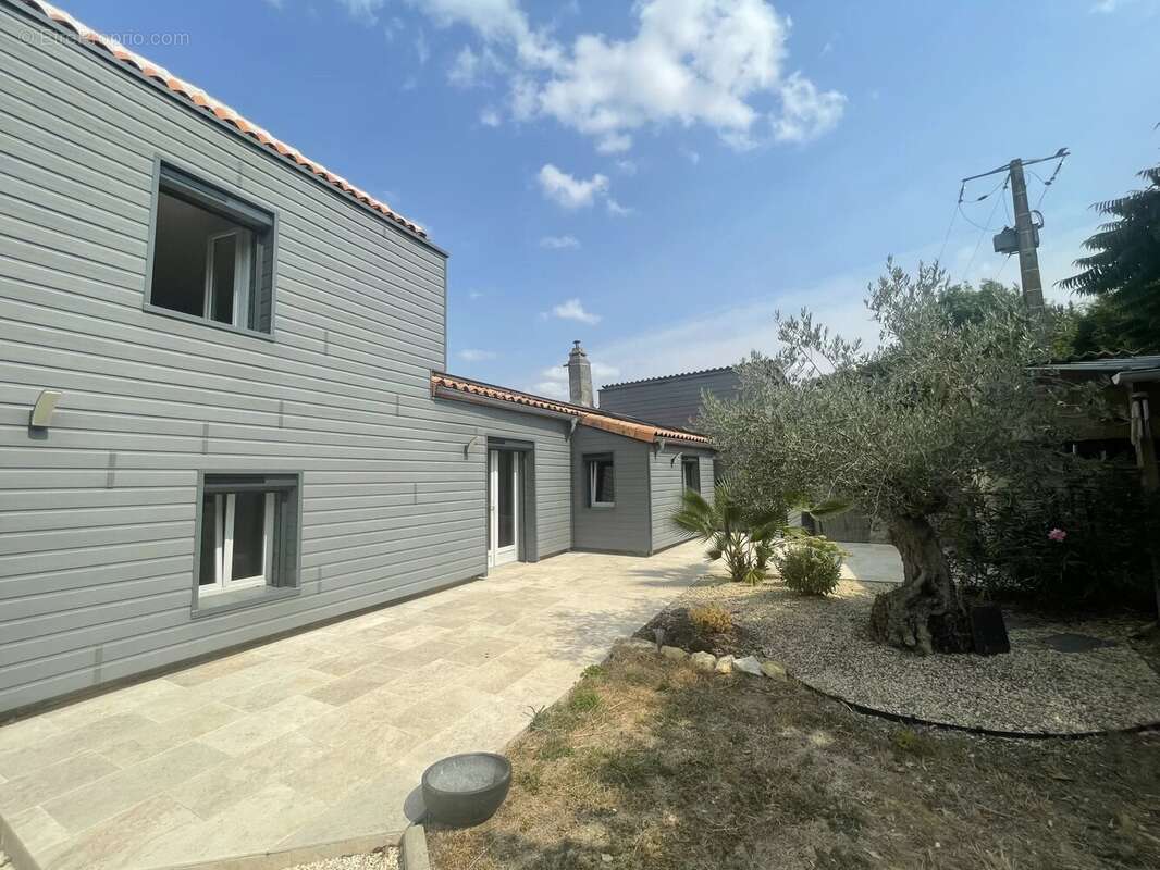 Maison à LES TROIS-MOUTIERS