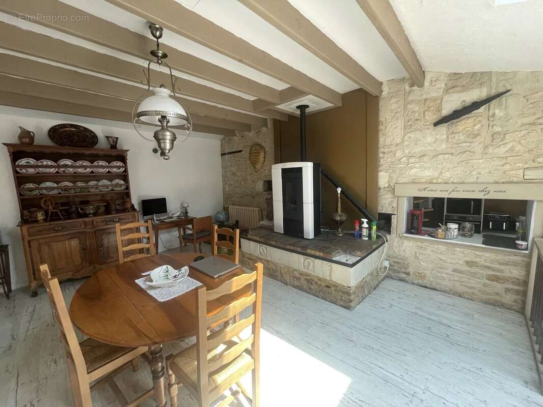 Maison à LES TROIS-MOUTIERS