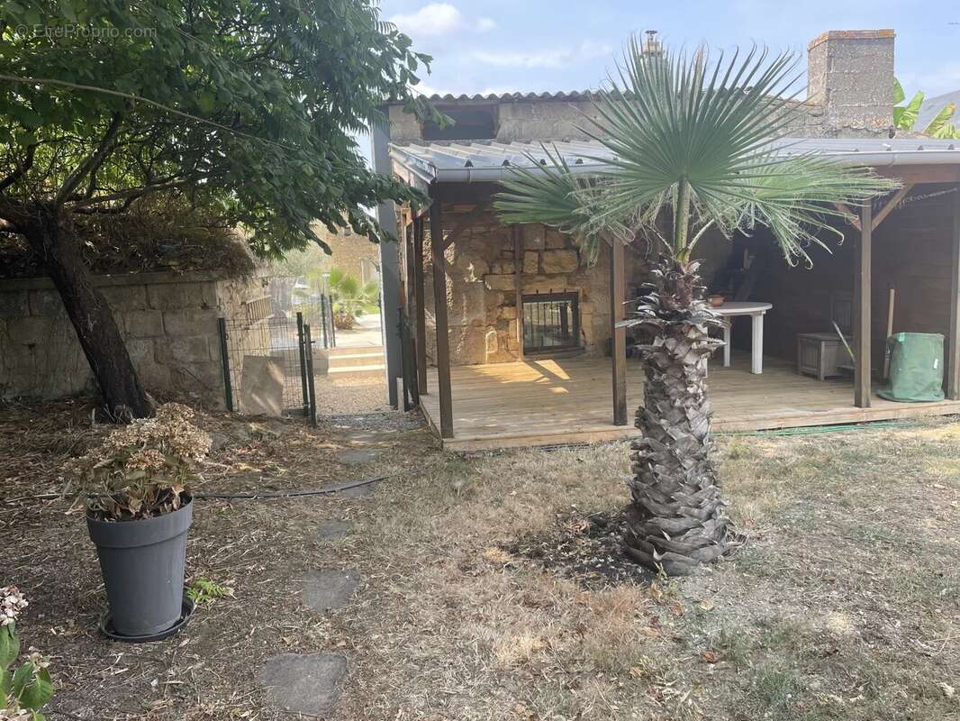 Maison à LES TROIS-MOUTIERS