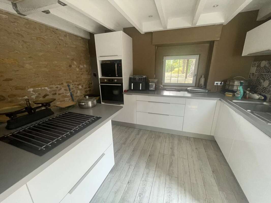 Maison à LES TROIS-MOUTIERS