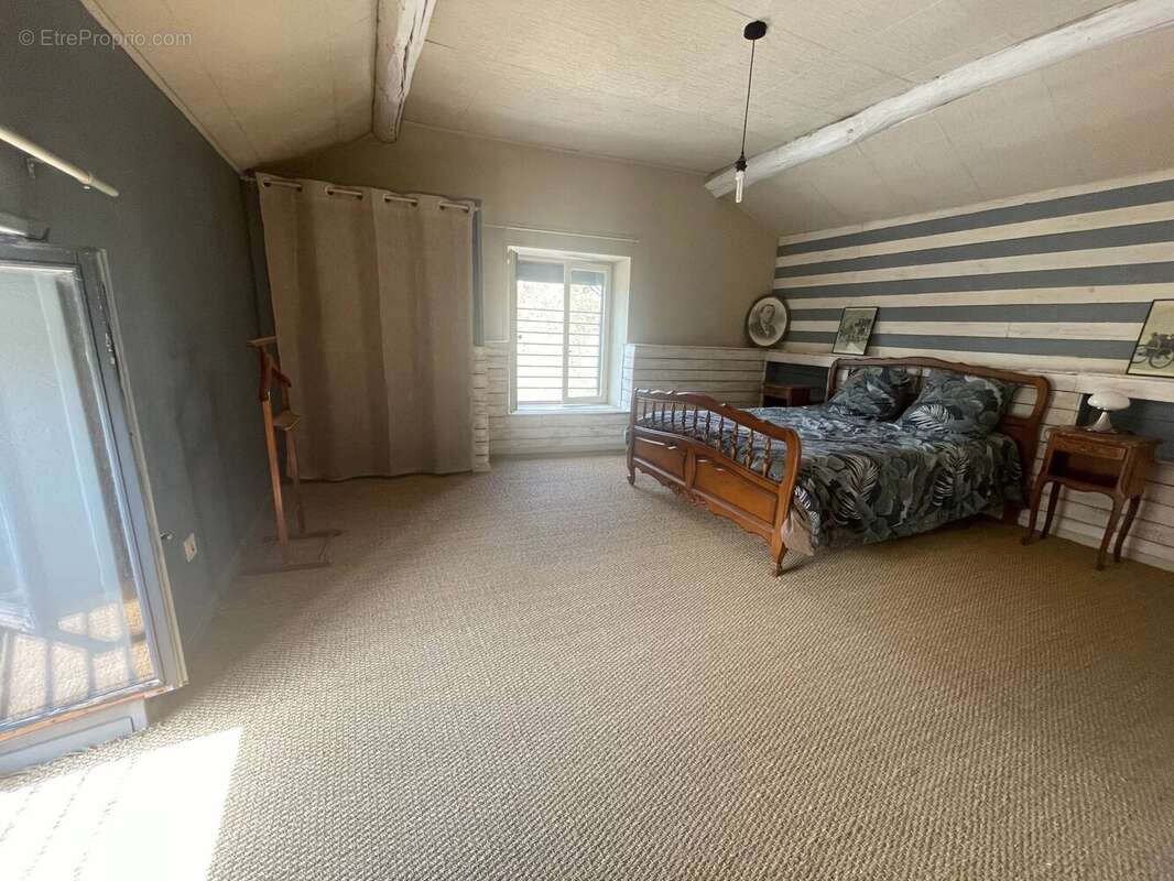 Maison à LES TROIS-MOUTIERS