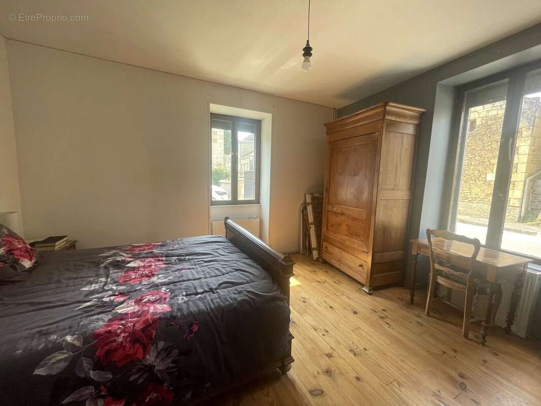 Maison à LES TROIS-MOUTIERS