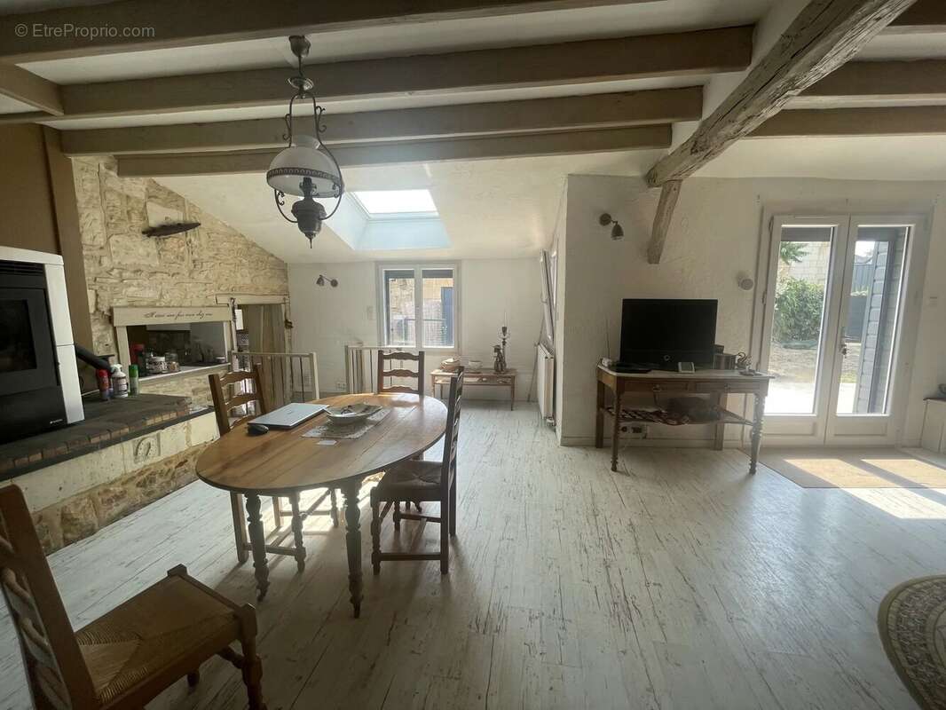 Maison à LES TROIS-MOUTIERS