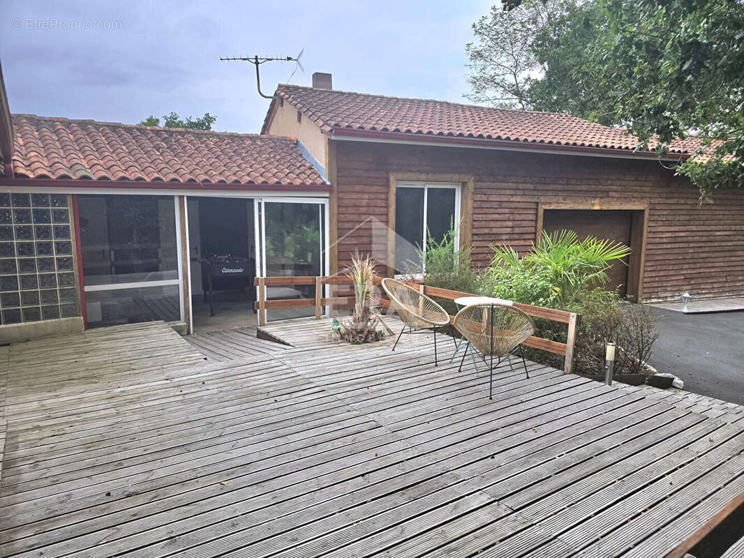 Maison à MONTPON-MENESTEROL