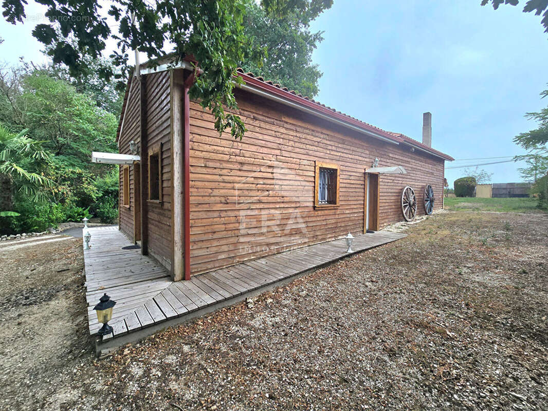 Maison à MONTPON-MENESTEROL