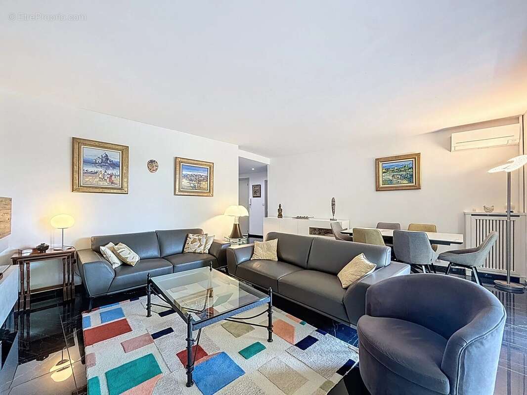 Appartement à LE CANNET