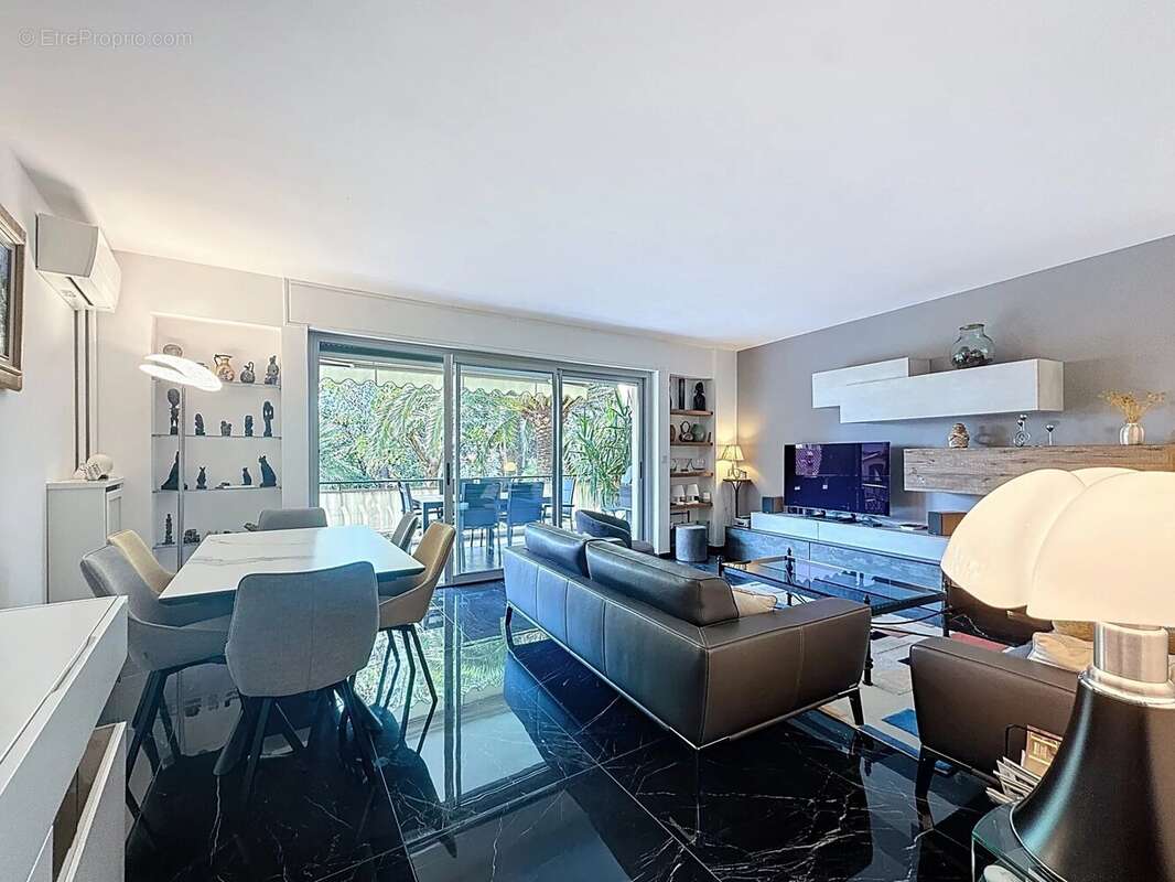 Appartement à LE CANNET