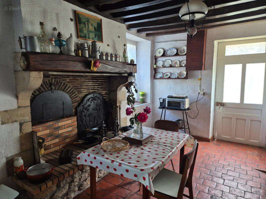 Maison à CHATEAUNEUF-VAL-DE-BARGIS