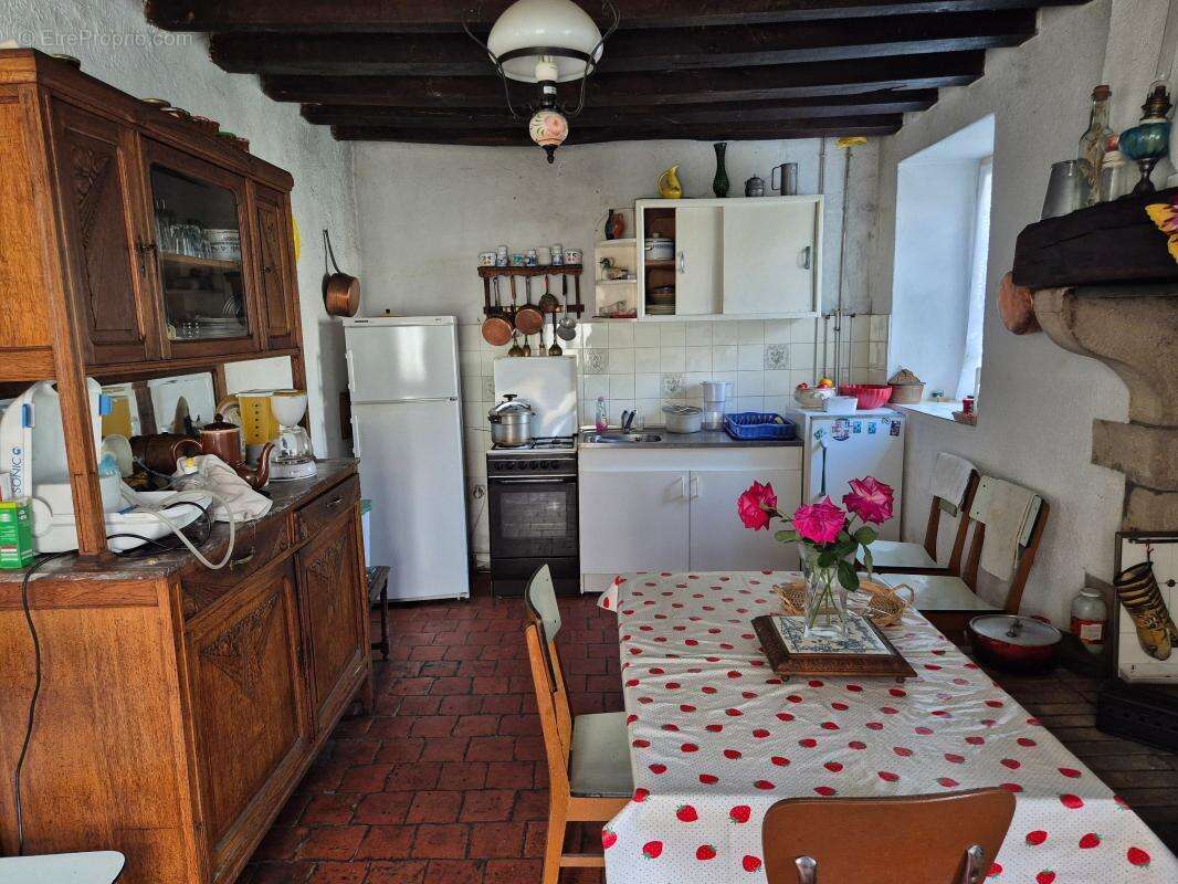 Maison à CHATEAUNEUF-VAL-DE-BARGIS