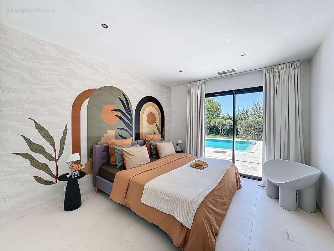 Maison à ROQUEFORT-LES-PINS