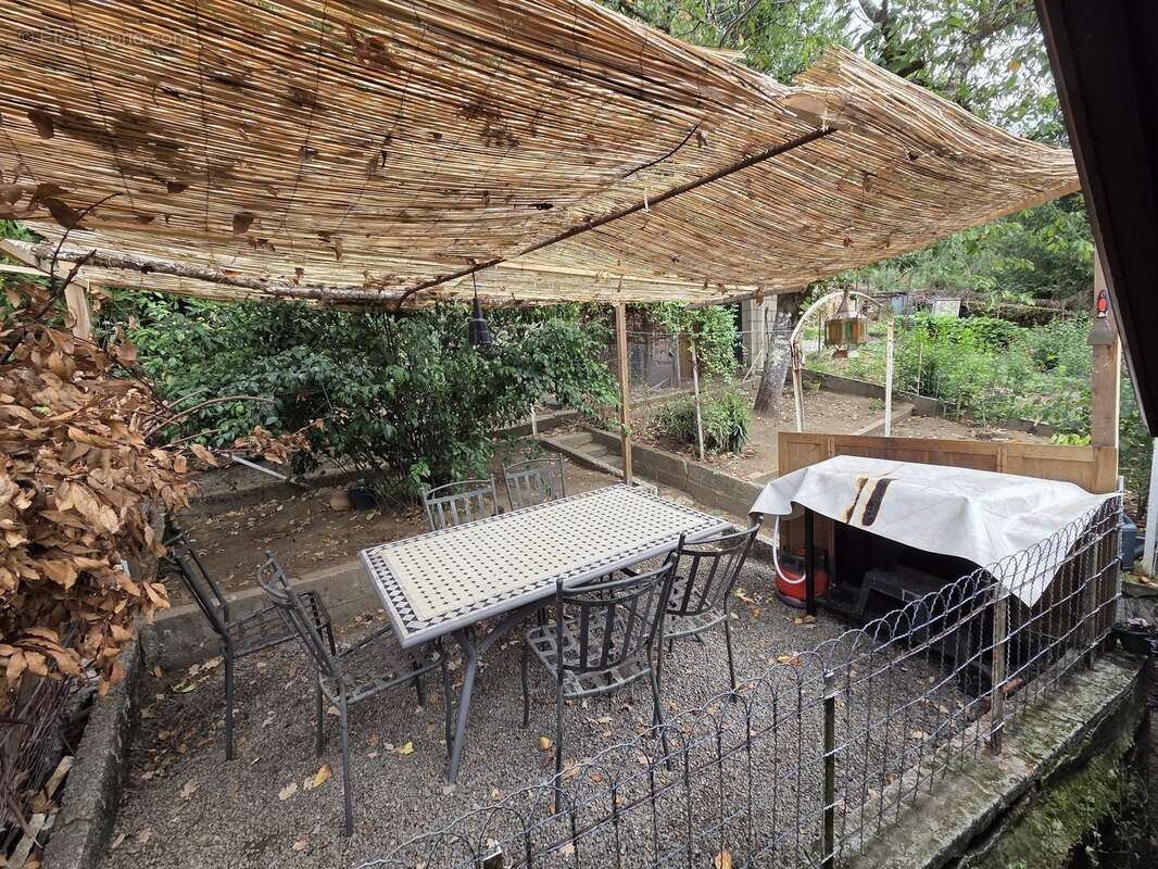 n°6 - Maison à SAINT-DENIS-DES-MURS