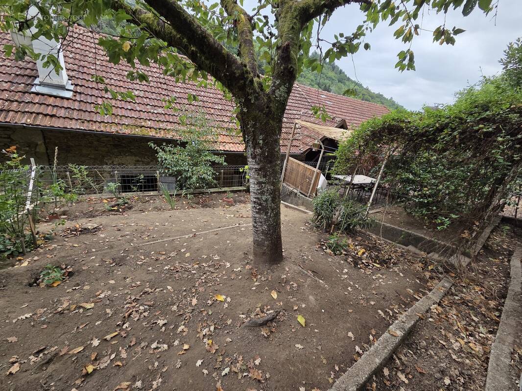 Maison à SAINT-DENIS-DES-MURS