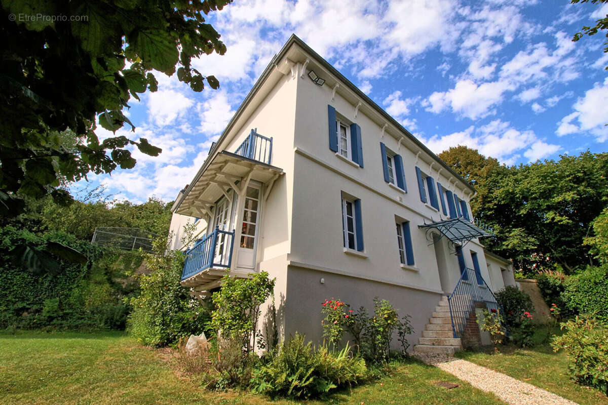 Maison à MONT-SAINT-AIGNAN