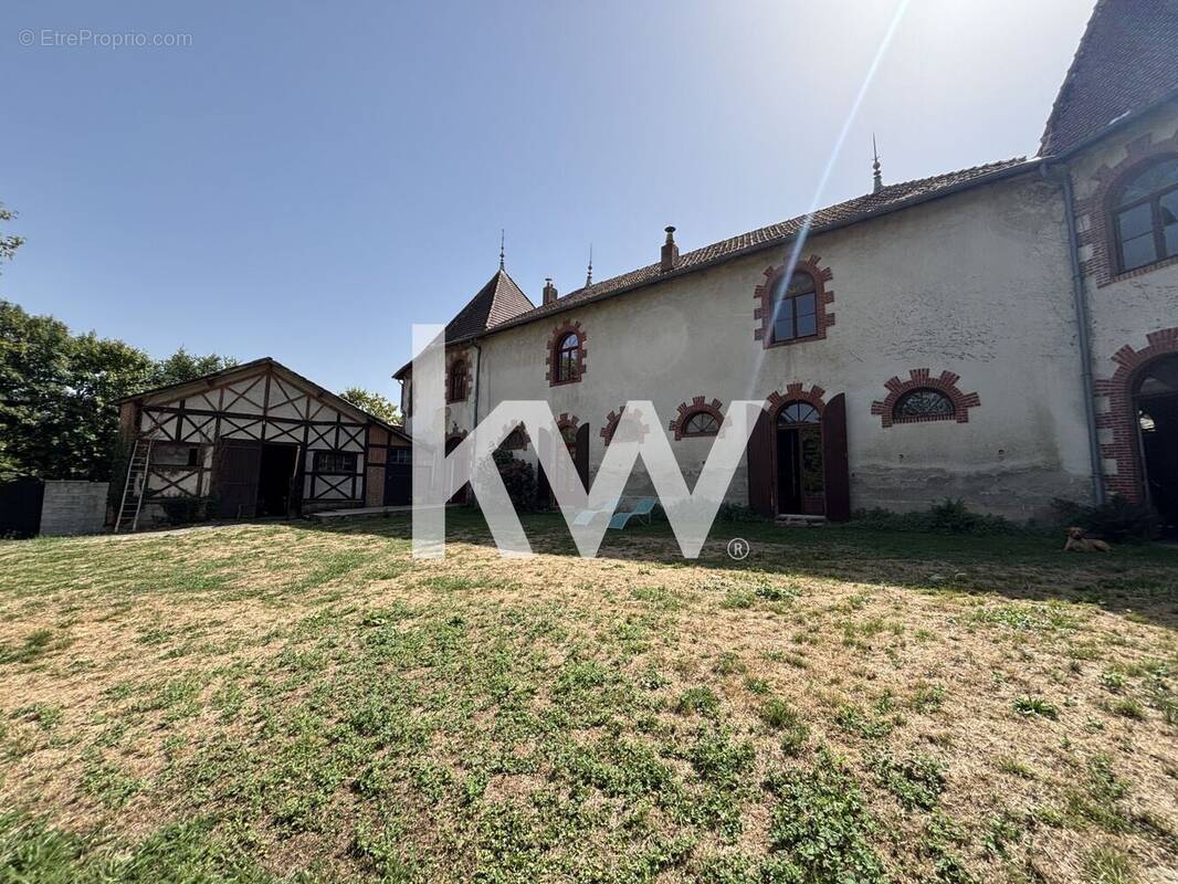 Maison à CONDAT-SUR-VIENNE