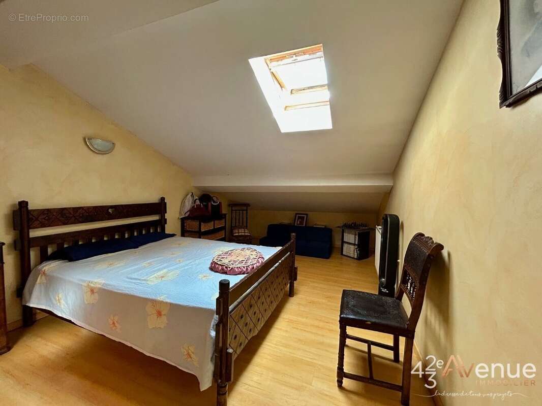 Appartement à SAINT-ETIENNE