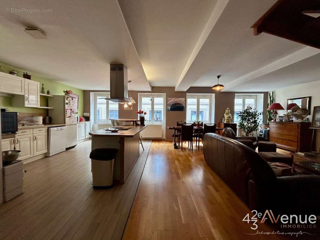 Appartement à SAINT-ETIENNE