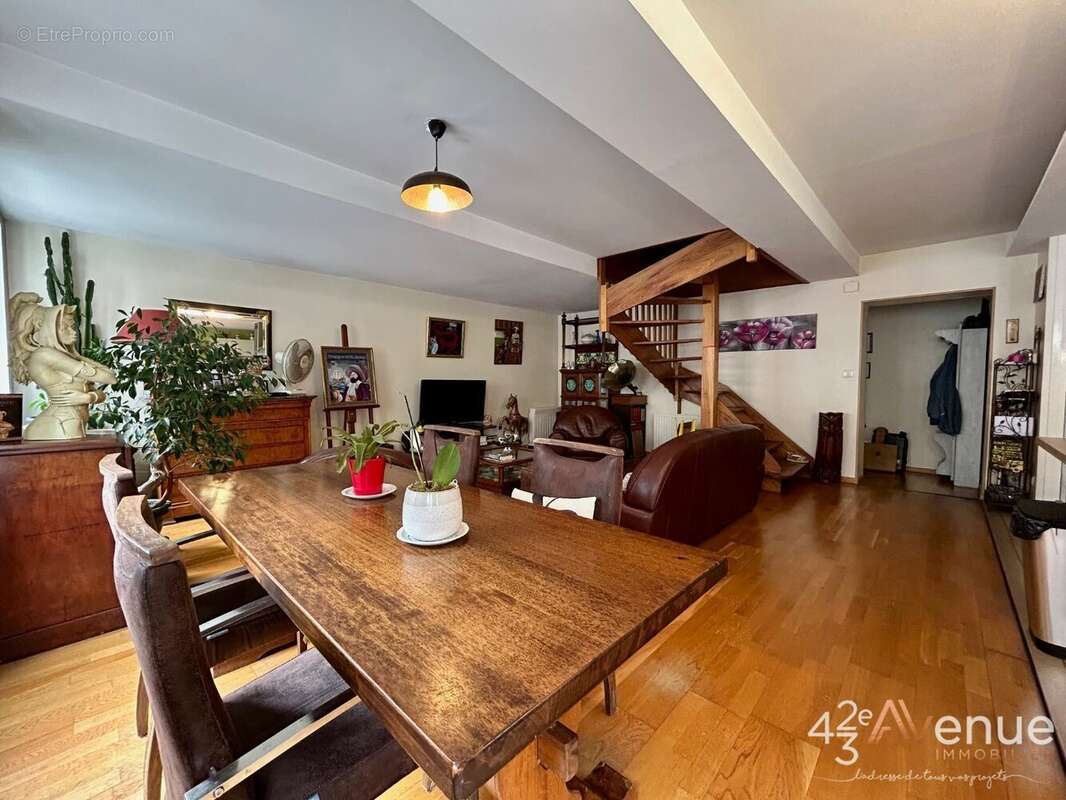 Appartement à SAINT-ETIENNE