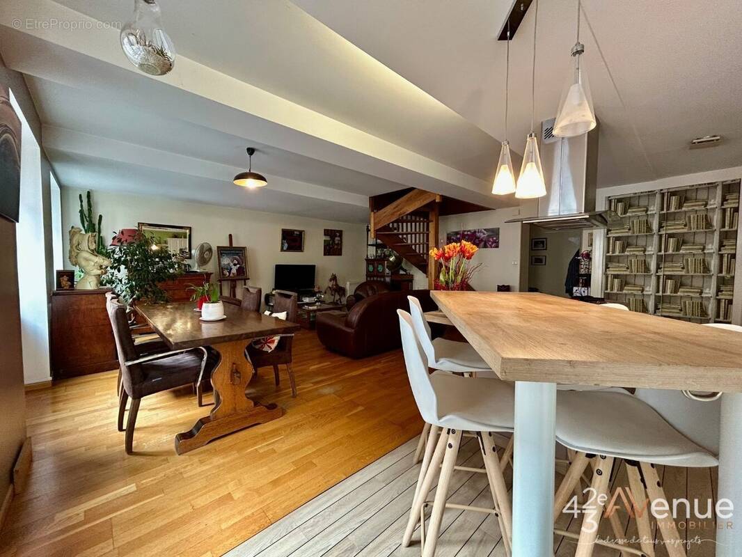 Appartement à SAINT-ETIENNE