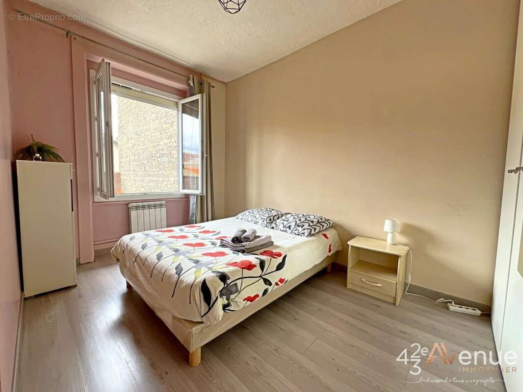 Appartement à SAINT-ETIENNE