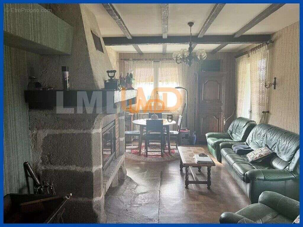 Maison à ALMONT-LES-JUNIES