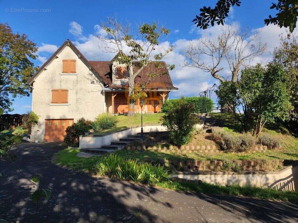 Maison à ALMONT-LES-JUNIES