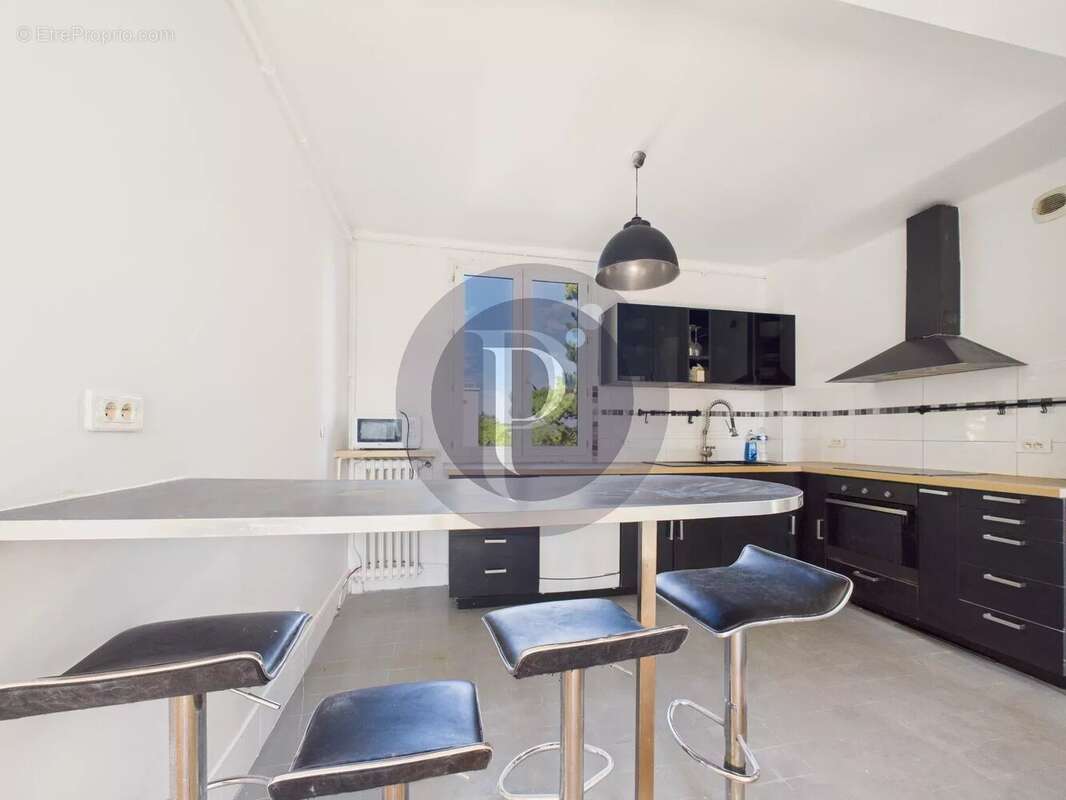 Appartement à LE PLESSIS-ROBINSON