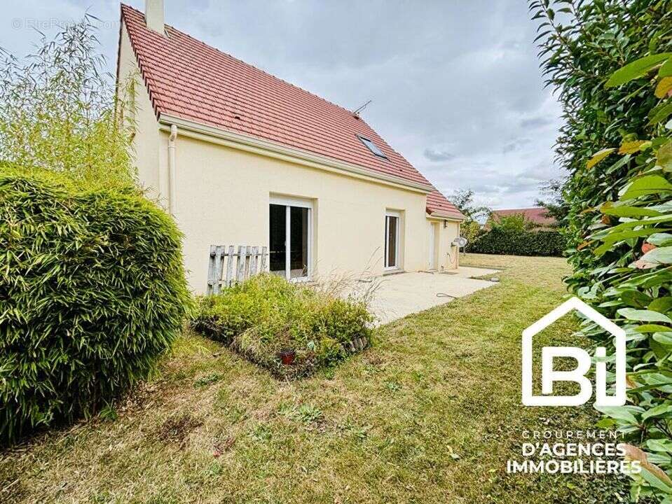 Maison à FEUGUEROLLES-BULLY