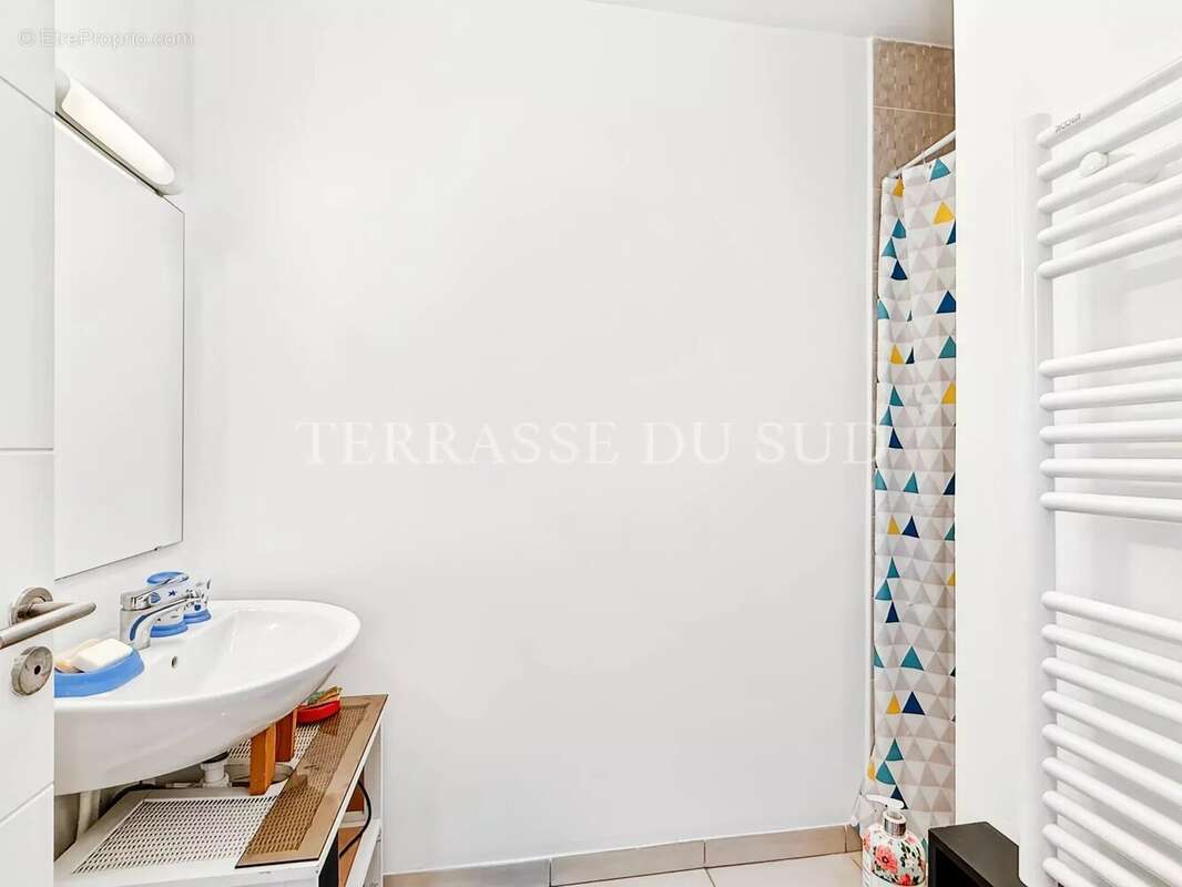 Appartement à MARSEILLE-9E