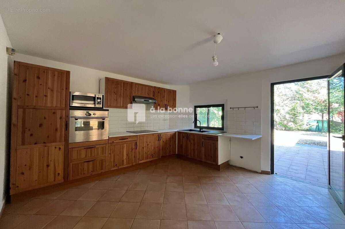 Maison à LE THOLONET