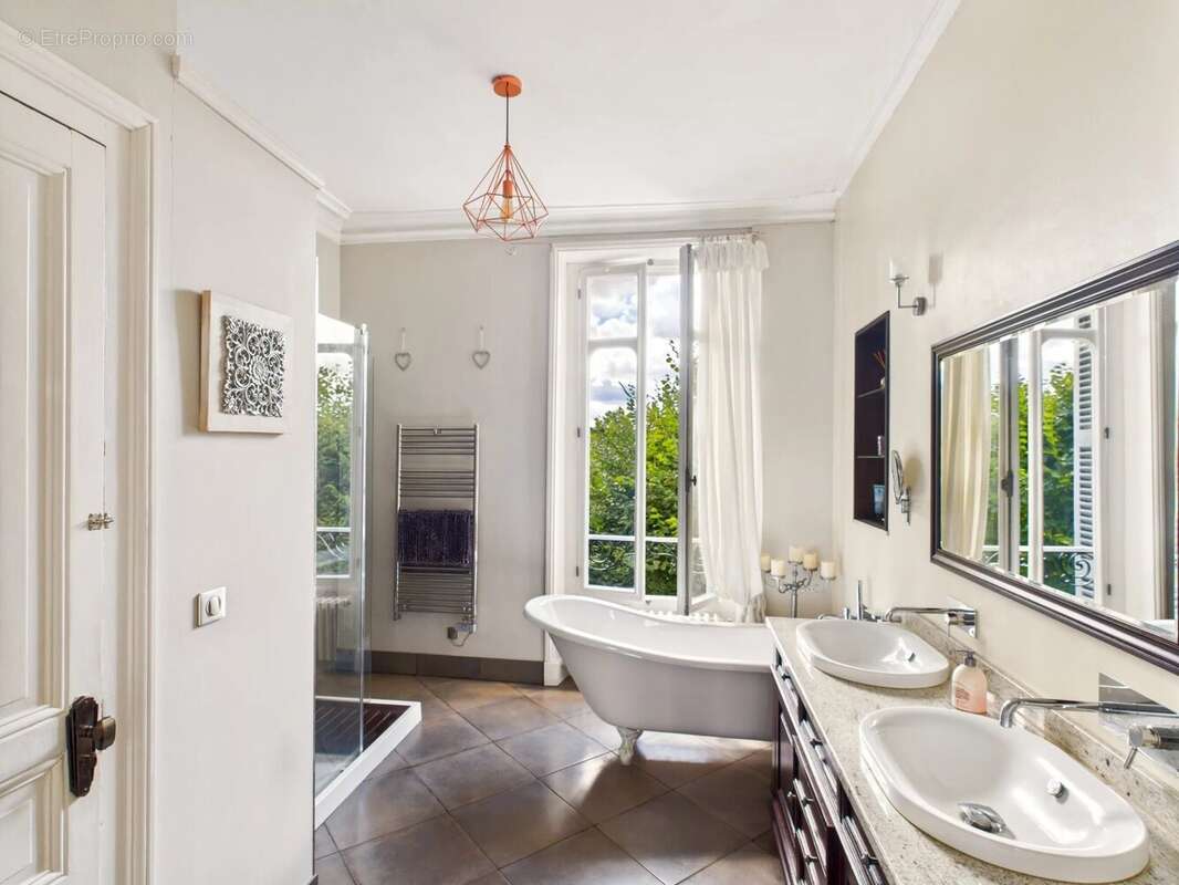 Maison à SAINT-ASTIER