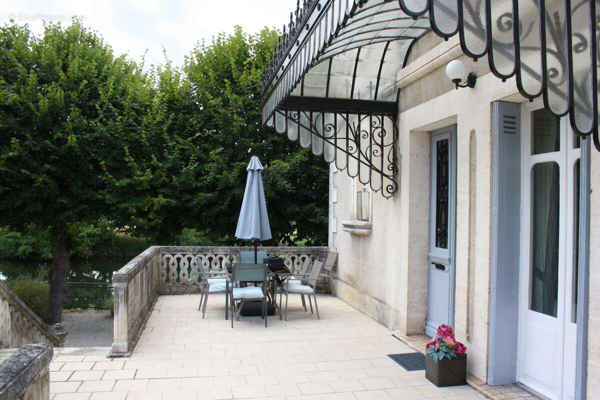 Maison à SAINT-ASTIER