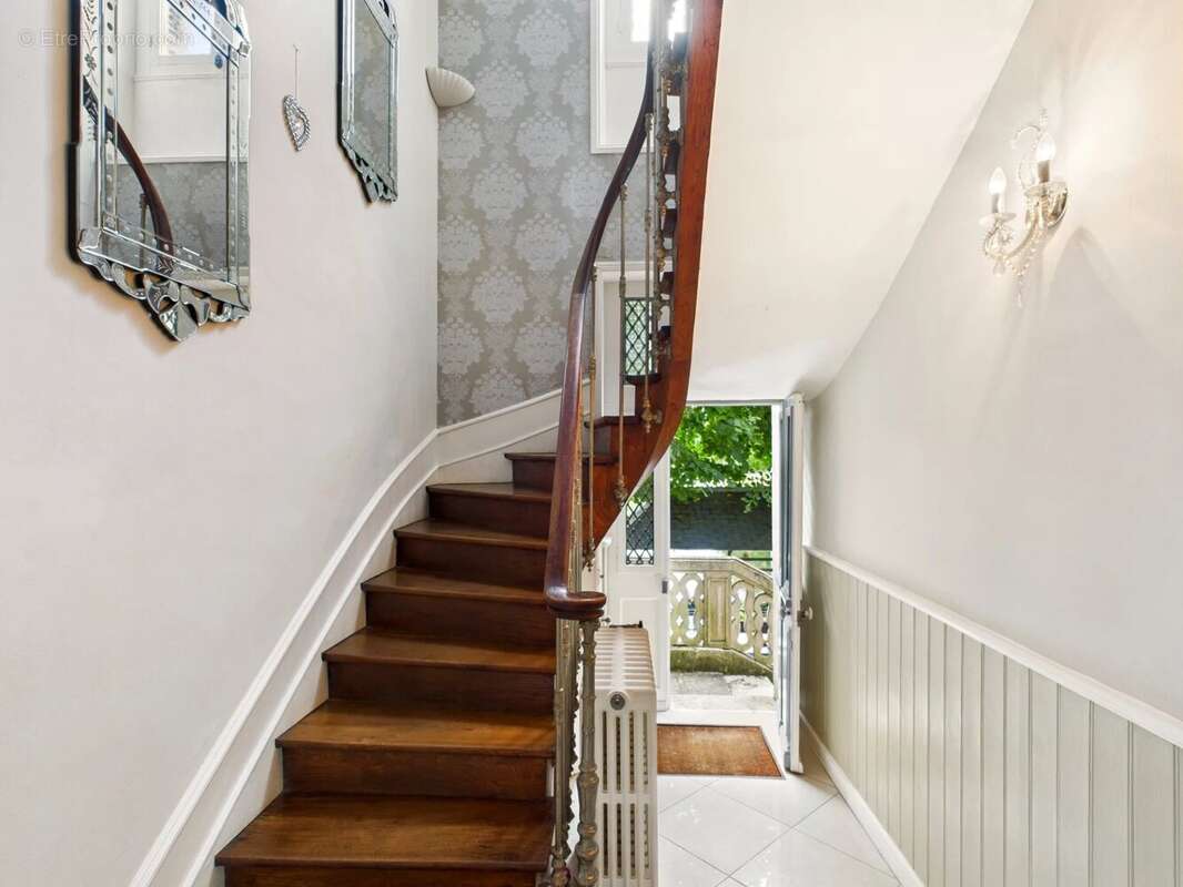 Maison à SAINT-ASTIER