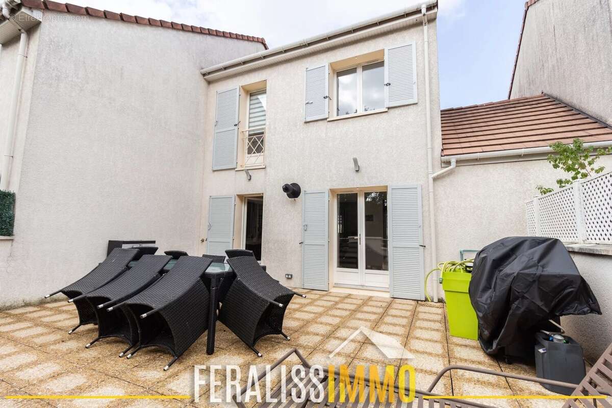 Appartement à COURDIMANCHE