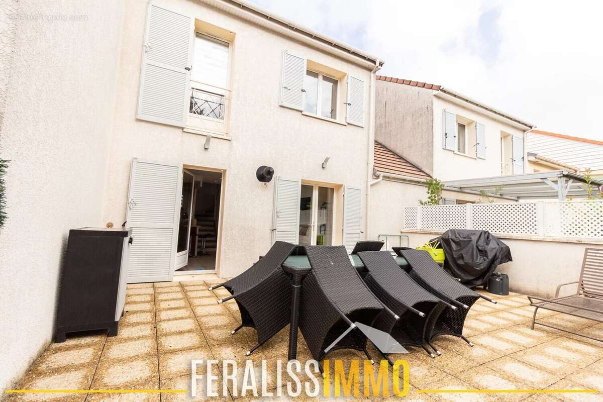 Appartement à COURDIMANCHE