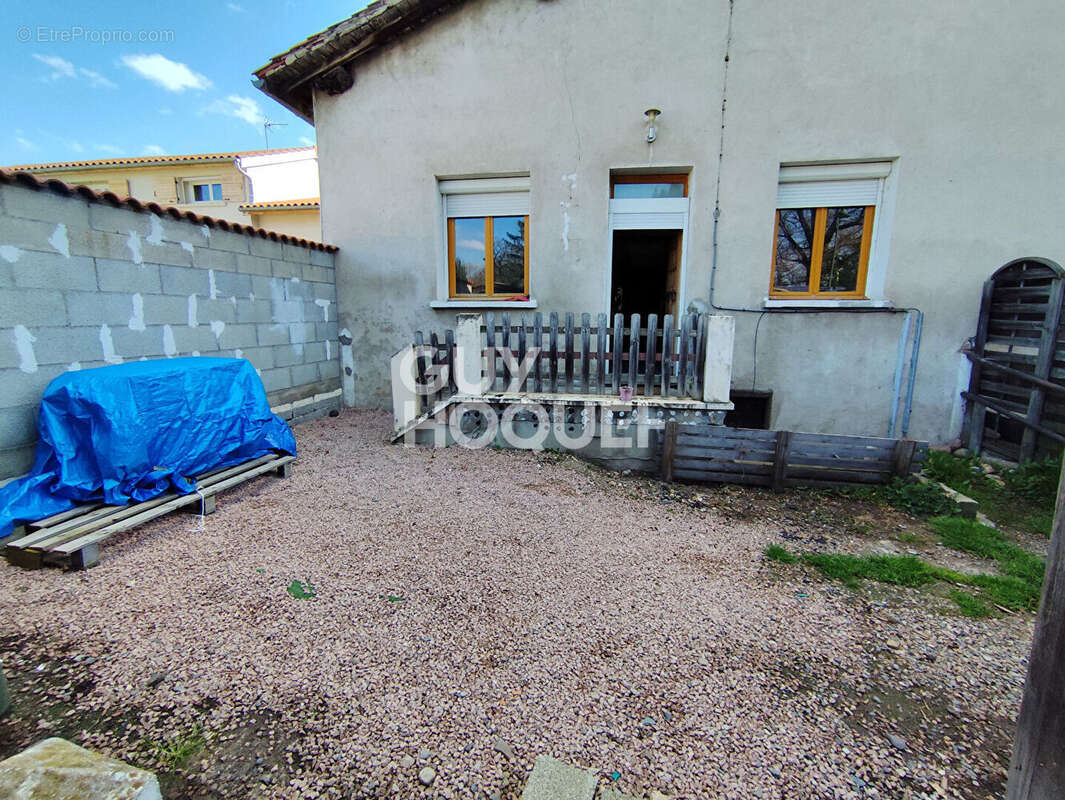 Maison à MONTROND-LES-BAINS