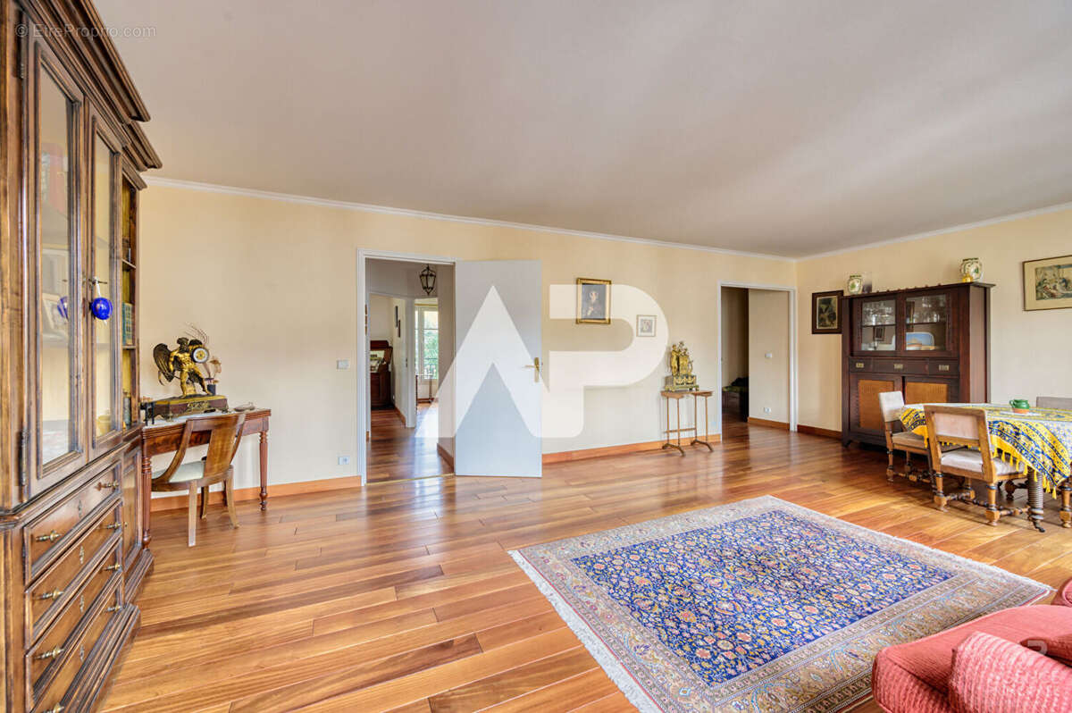 Appartement à RUEIL-MALMAISON