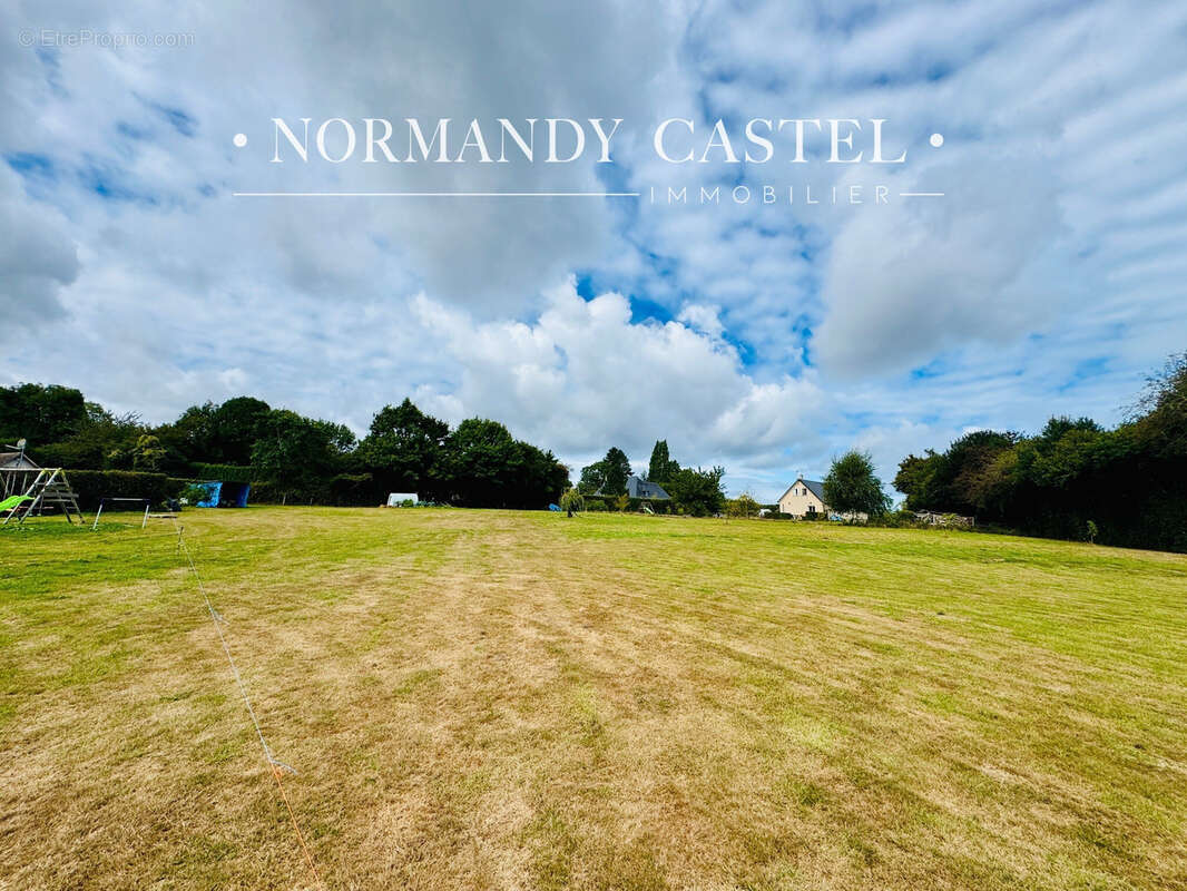 Terrain à SAINT-PIERRE-AZIF