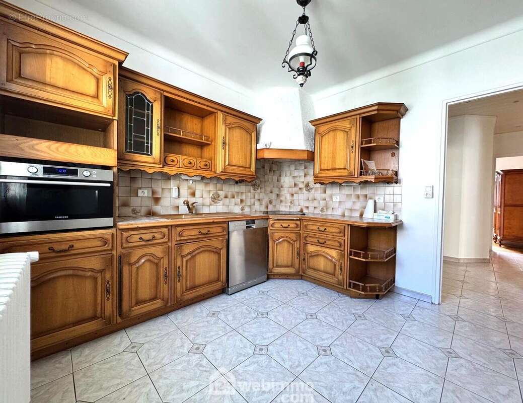 ... en chêne massif - Maison à LEUVILLE-SUR-ORGE