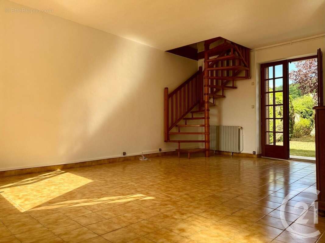 Maison à EZY-SUR-EURE