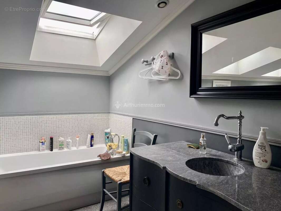 Maison à CHAHAIGNES