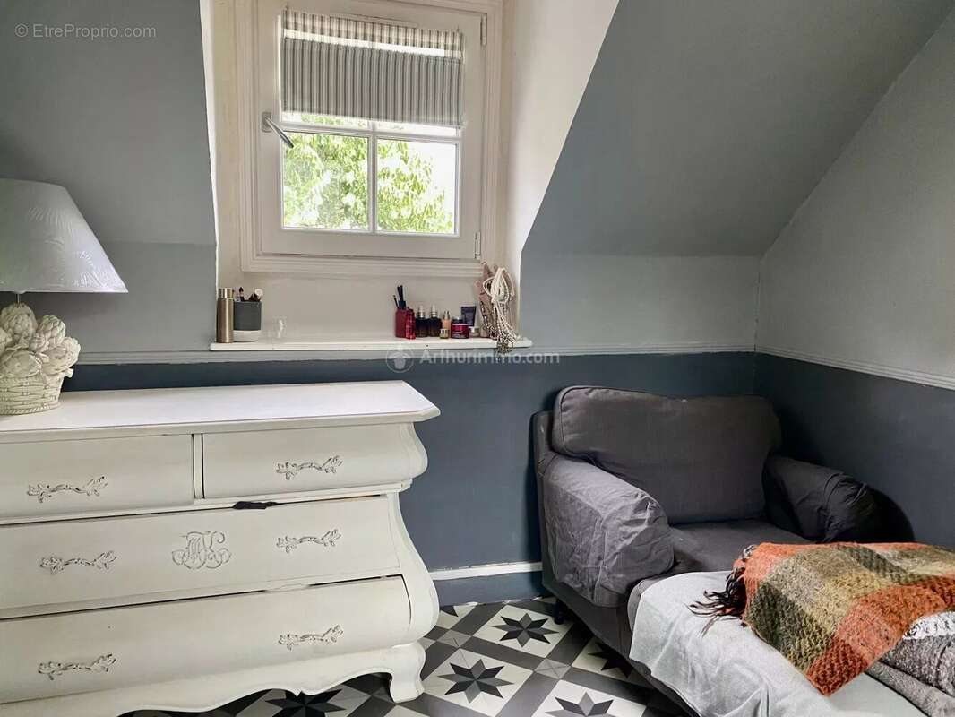 Maison à CHAHAIGNES