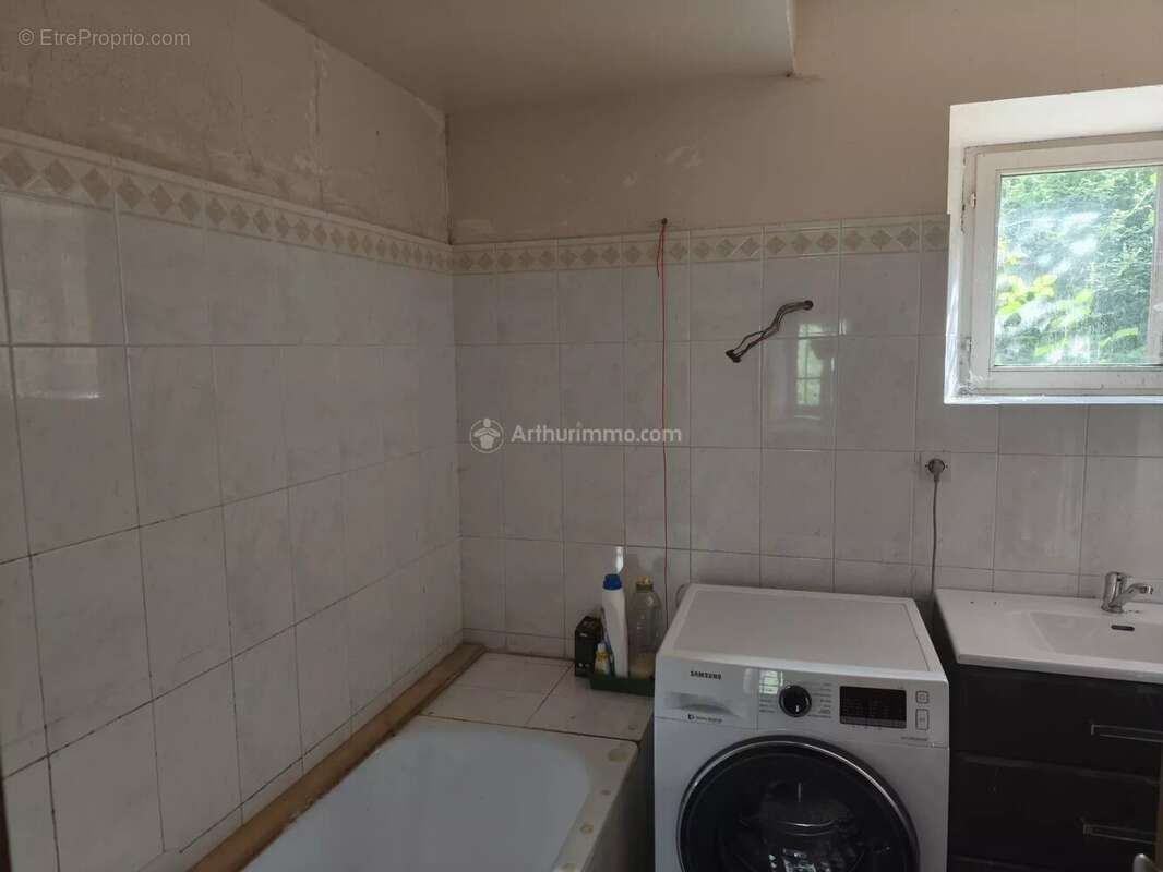 Maison à COURDEMANCHE