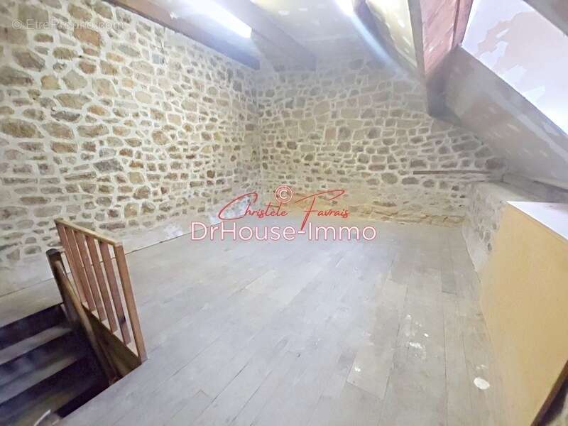 Maison à LOUVIGNE-DU-DESERT