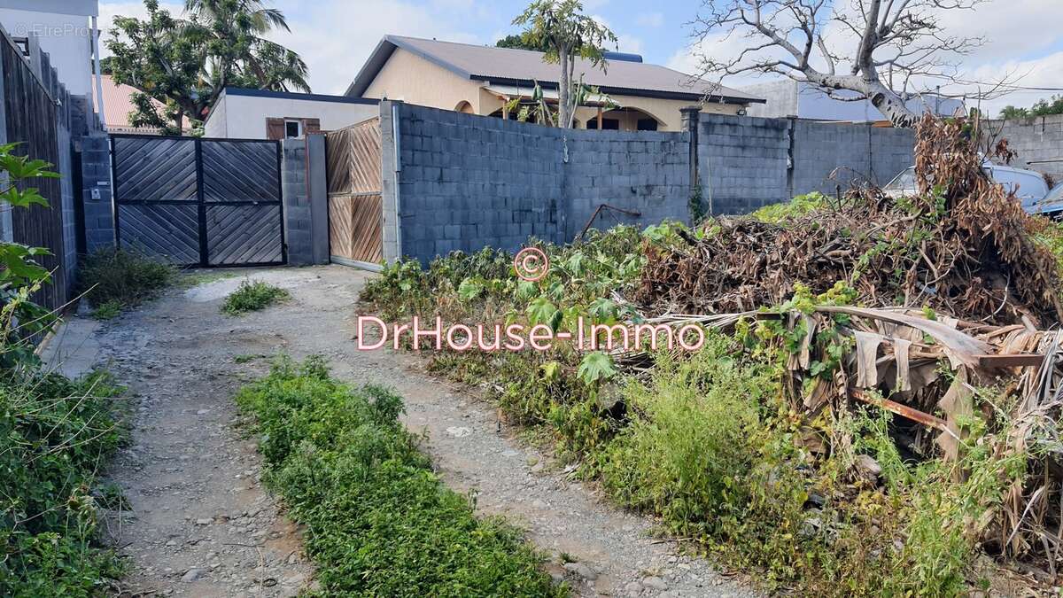 Terrain à SAINT-LOUIS