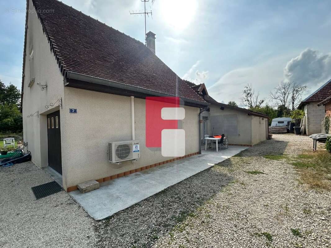 Maison à RUMILLY-LES-VAUDES