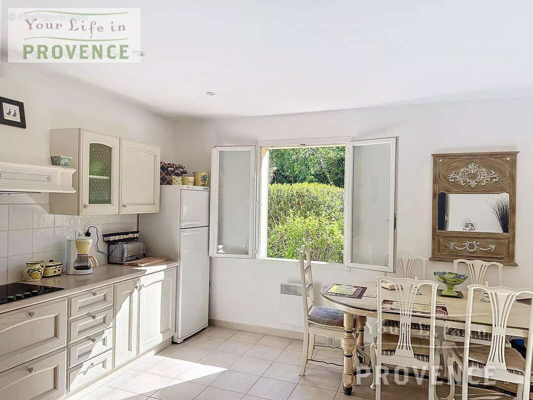 Appartement à LORGUES