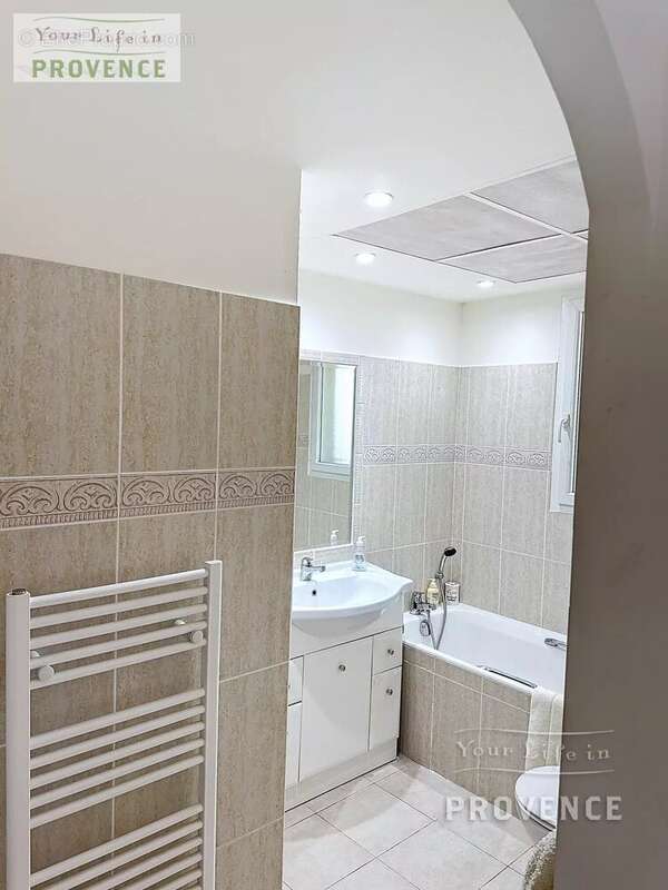 Appartement à LORGUES