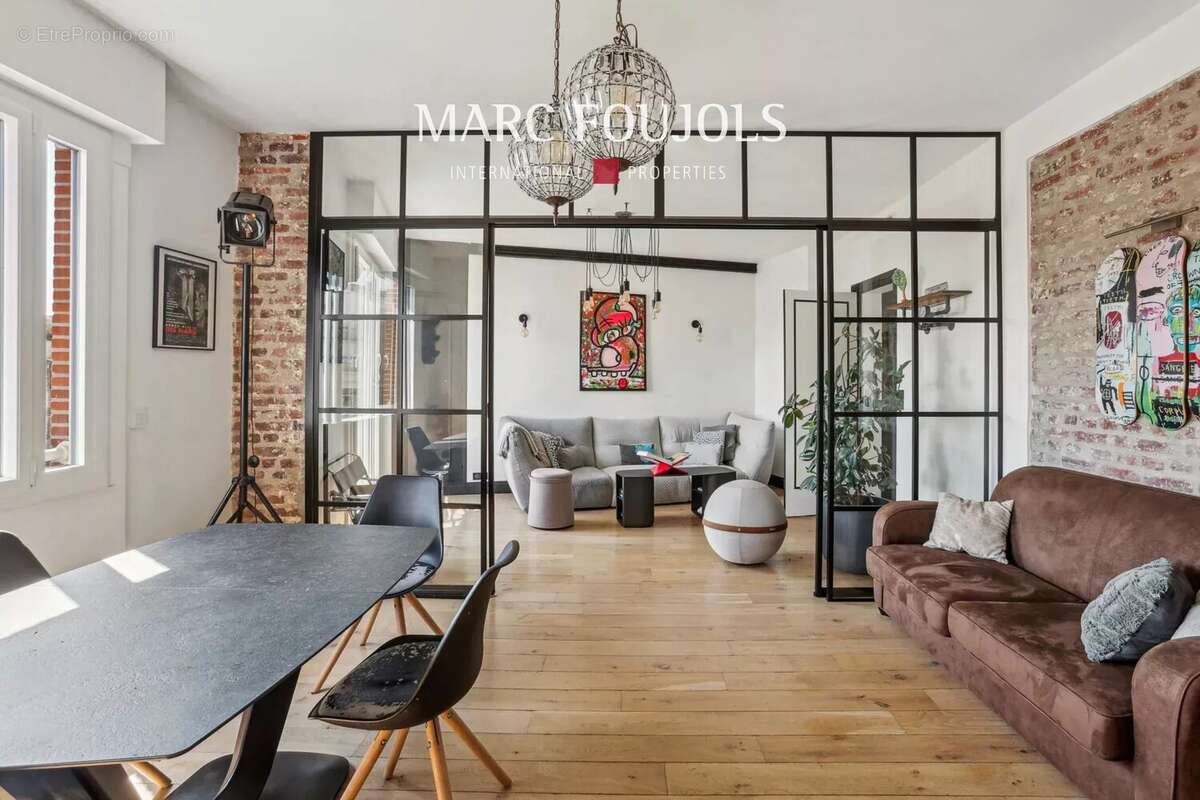 Appartement à PARIS-16E